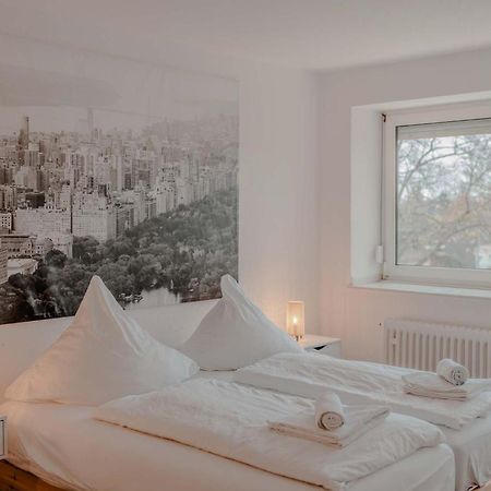 Apartment Mit Kueche, Arbeitsplatz Und Xxl Sofa นอยส์ ภายนอก รูปภาพ