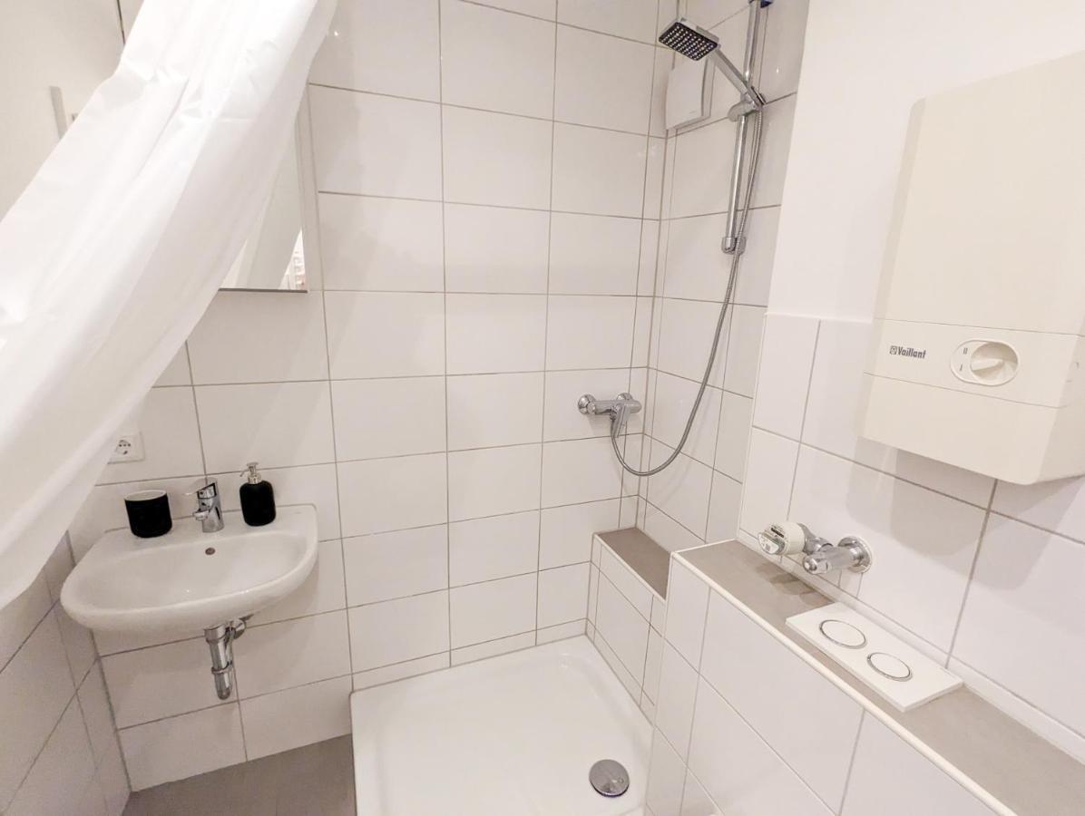 Apartment Mit Kueche, Arbeitsplatz Und Xxl Sofa นอยส์ ภายนอก รูปภาพ