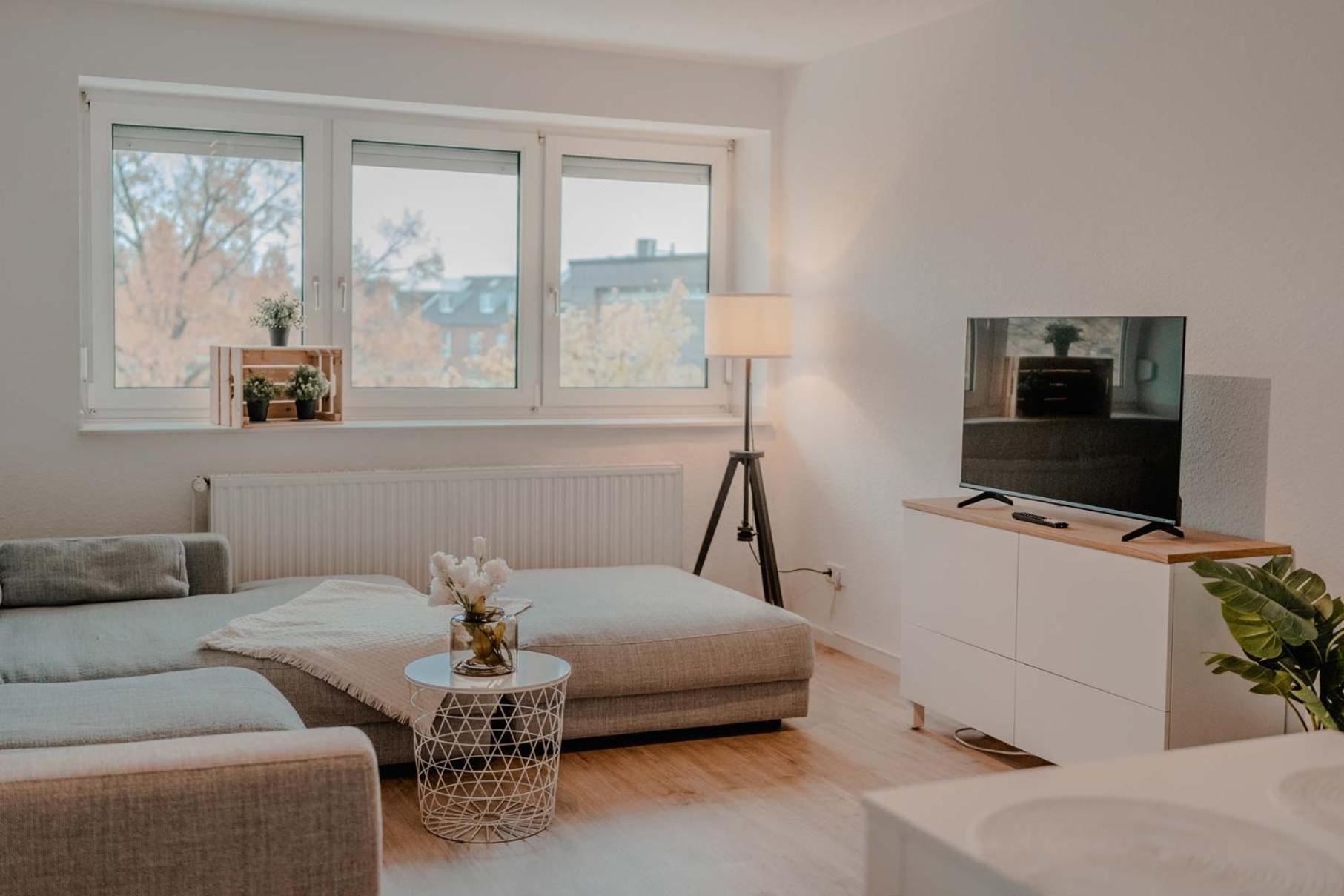 Apartment Mit Kueche, Arbeitsplatz Und Xxl Sofa นอยส์ ภายนอก รูปภาพ